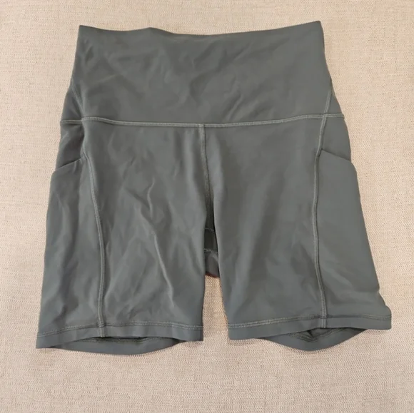 Align 6" Short With Pockets - Picture 1 of 4